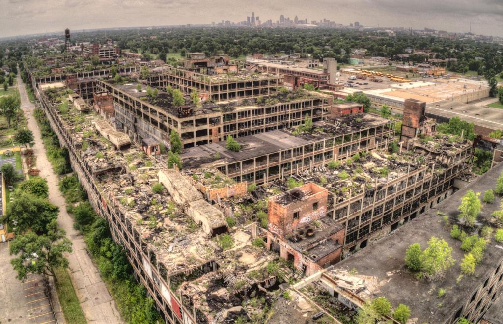 "From Glory to Decay: Exploring Abandoned Factories That Echo America's Industrial Past"
