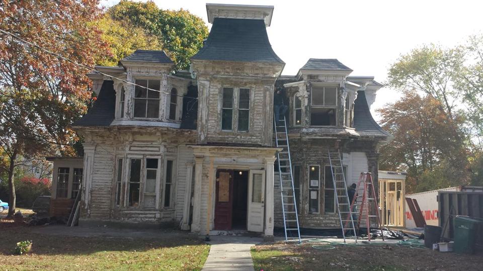 Unveiling the Eerie Beauty of Dilapidated Mansions: Exploring Abandoned Grandeur