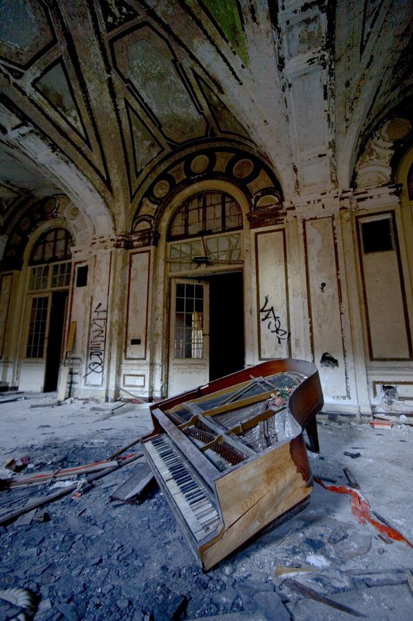 Unveiling the Beauty in Decay: Urban Decay Photography