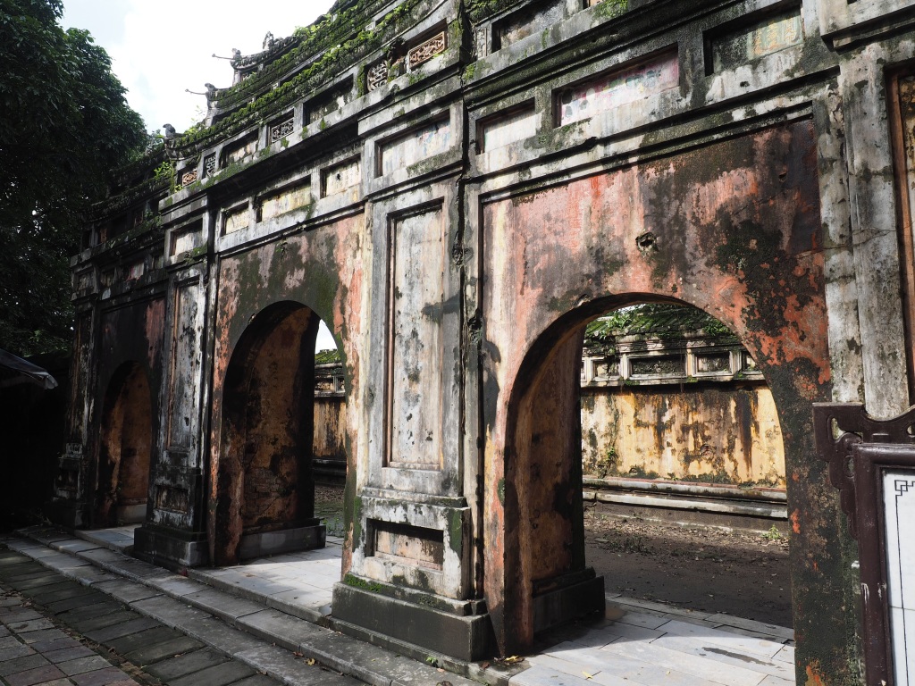 Unveiling the Mysteries of Urban Ruins: Exploring Forgotten Stories and Hidden Beauty