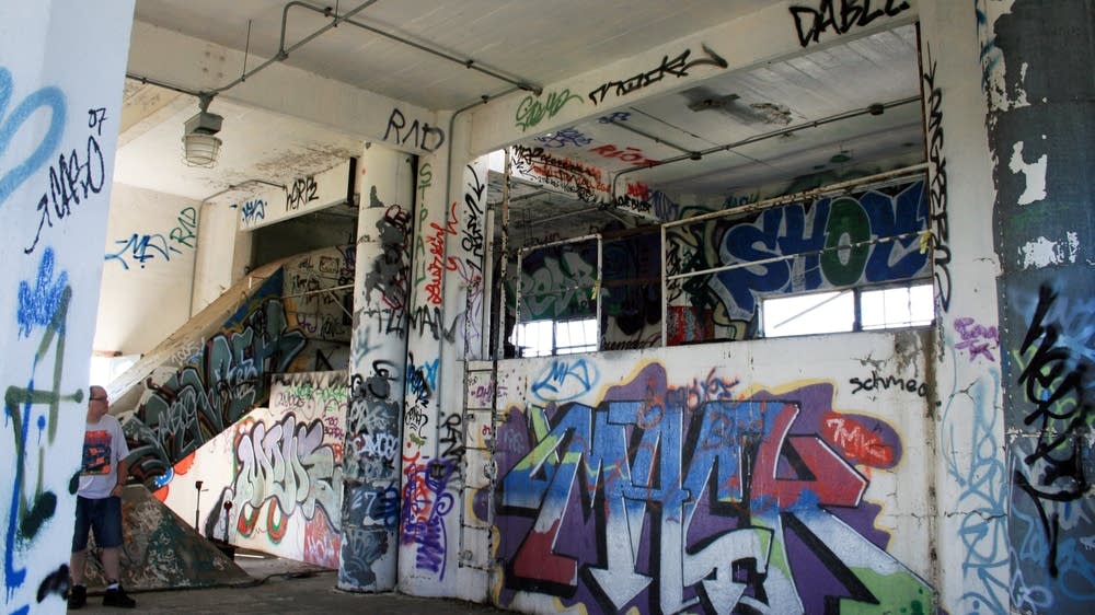 "Unlocking the Secrets of Abandoned Cities: 15 Key Points for Urban Explorers"