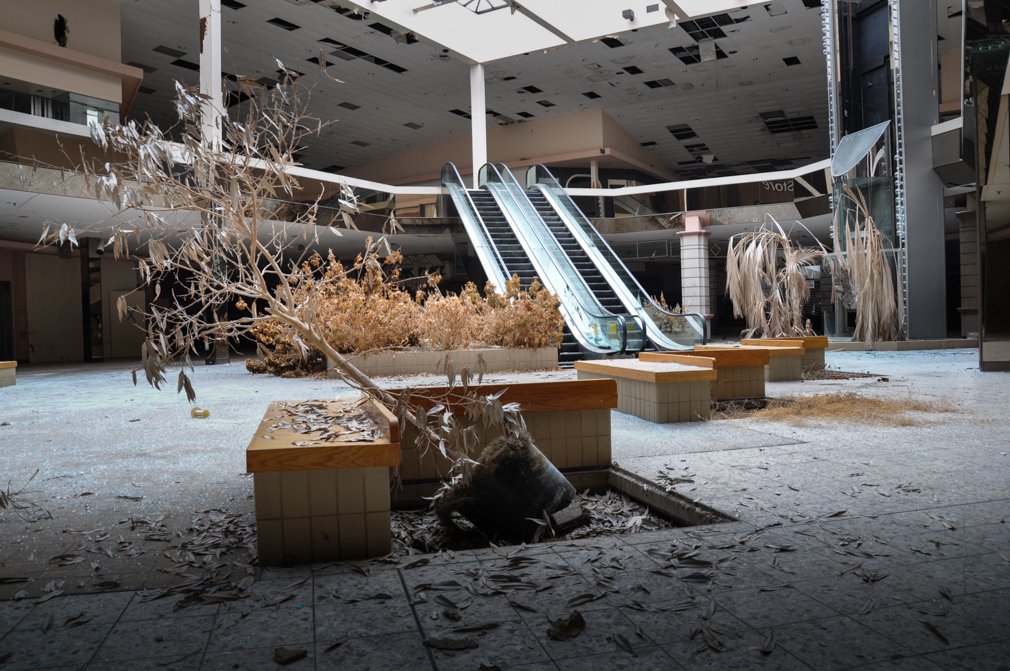 "Uncovering the Secrets of Deserted Shopping Malls: A Journey into Urban Exploration"