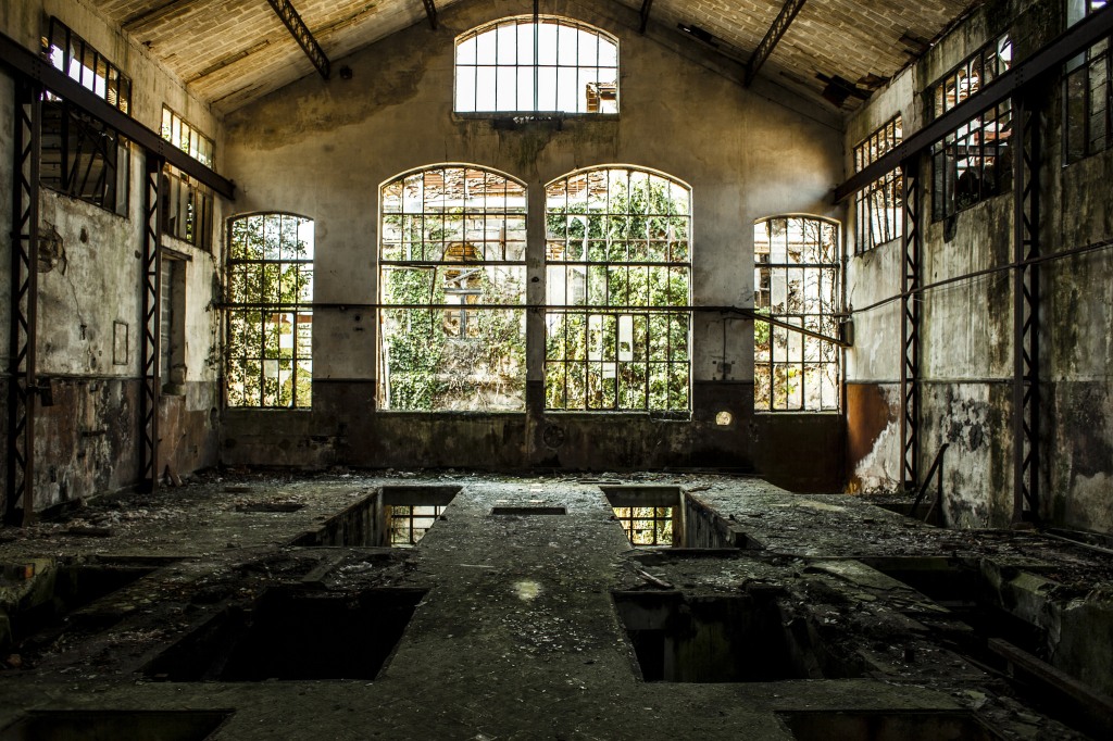 "Explore the Beauty and Mystery of Abandoned Places with Urbex Photography Prints and Licenses!"