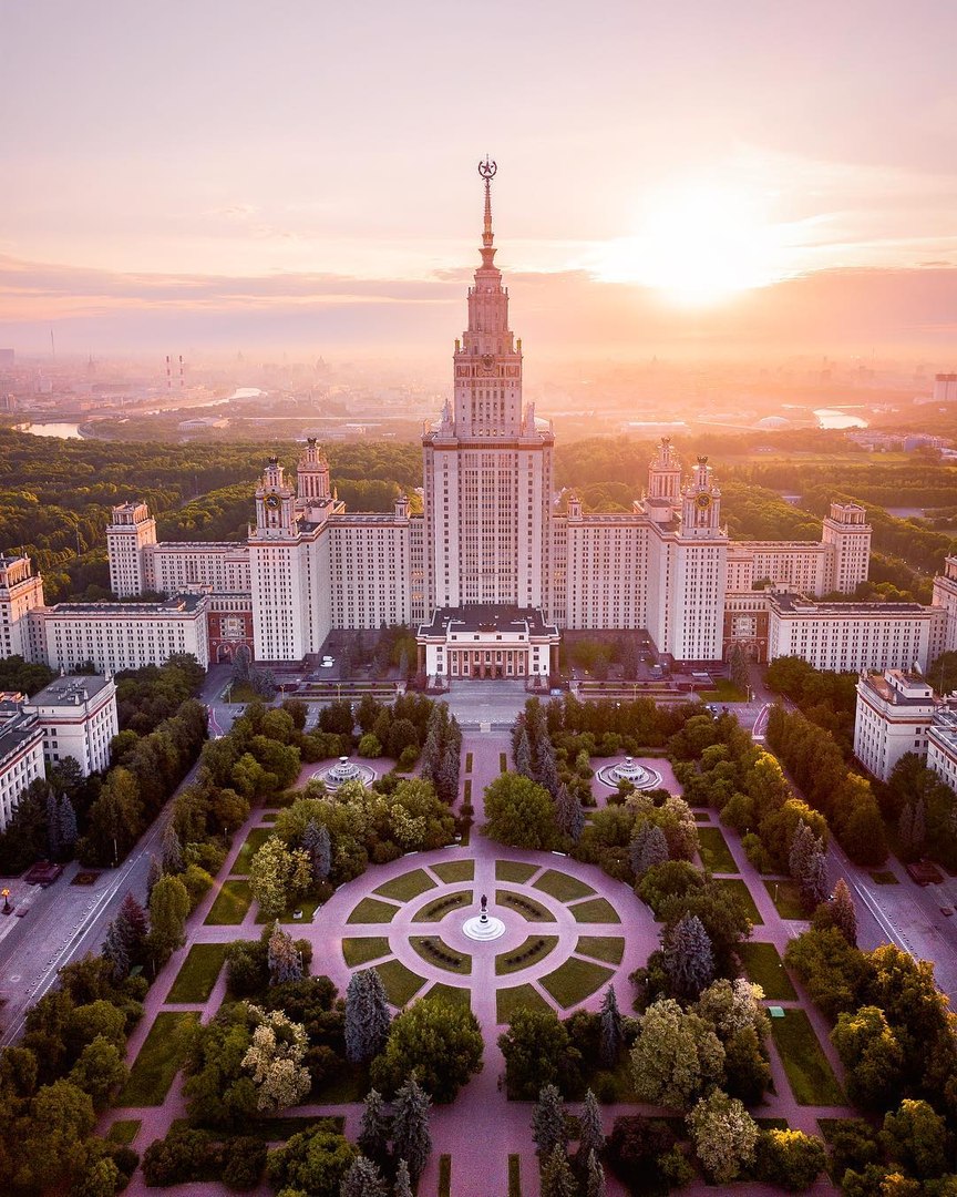 Lomonosov Moscow State University Main Building: Where Knowledge Meets Architectural Splendor