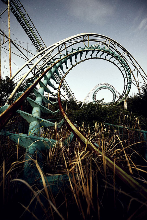 "Uncover the Forgotten Wonders: Urban Explorers Find Thrills in Abandoned Amusement Parks and Malls!"