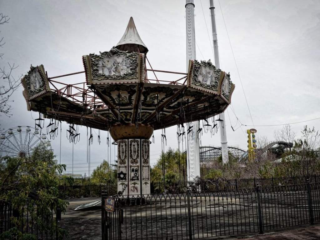 Unveiling the Haunting Beauty of Derelict Amusement Parks